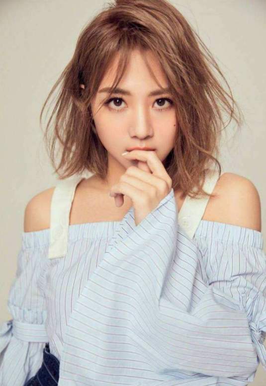 鬼鬼礼服造型,鬼鬼穿紫色礼服