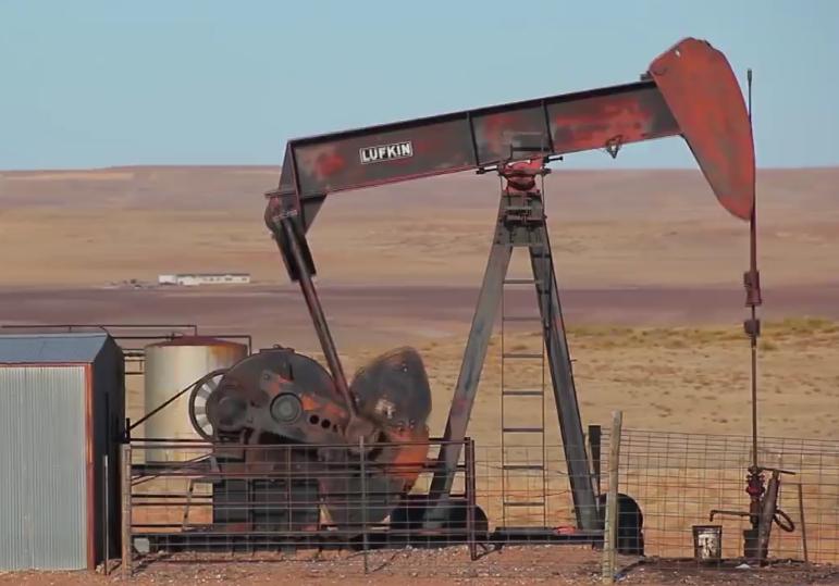 磕头机抽出来的油怎么运送,磕头机怎么抽石油