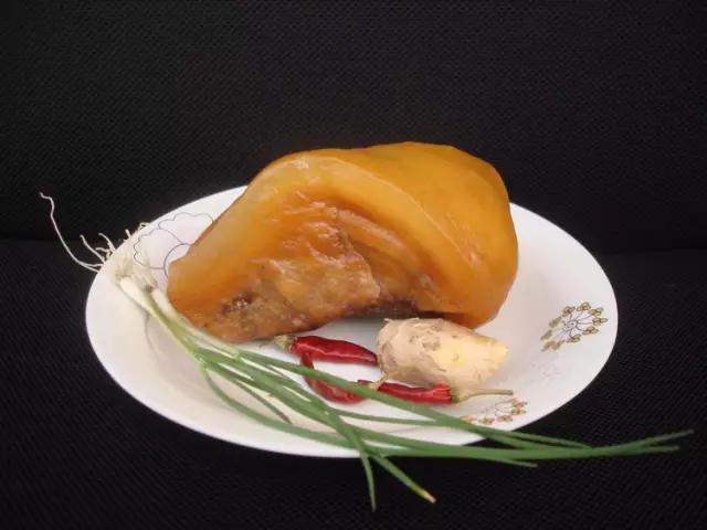 牧民捡到一块石头价格,牧民捡到石头值多少钱