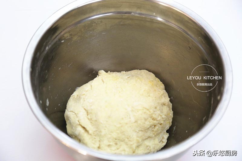 1碗面粉、1包牛奶、1个鸡蛋，烙好的饼和面包一样好吃