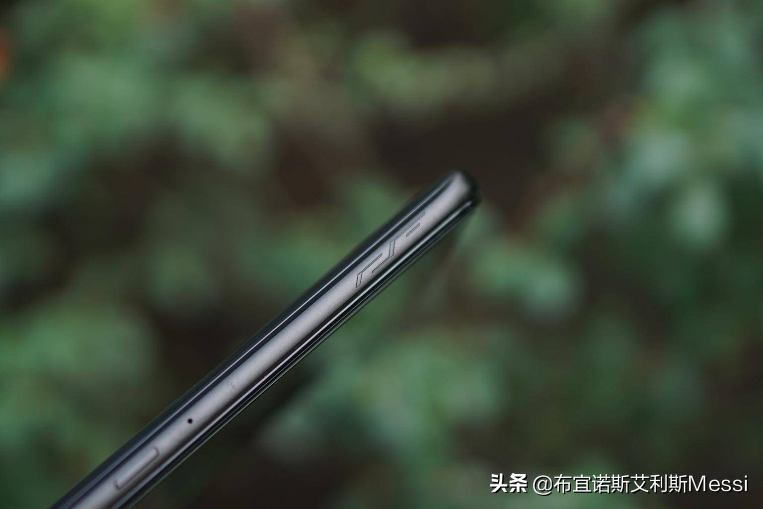 华硕rog2跑分,华硕rog2换屏