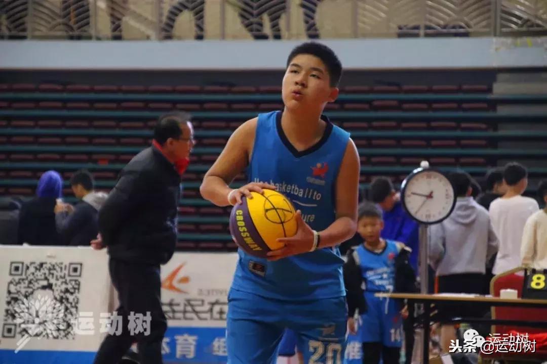 中国篮球名宿走进学校,中国篮球名宿26分