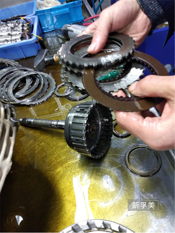 奥迪车变速箱打滑修复多少钱,奥迪a3变速箱坏了维修要多少钱