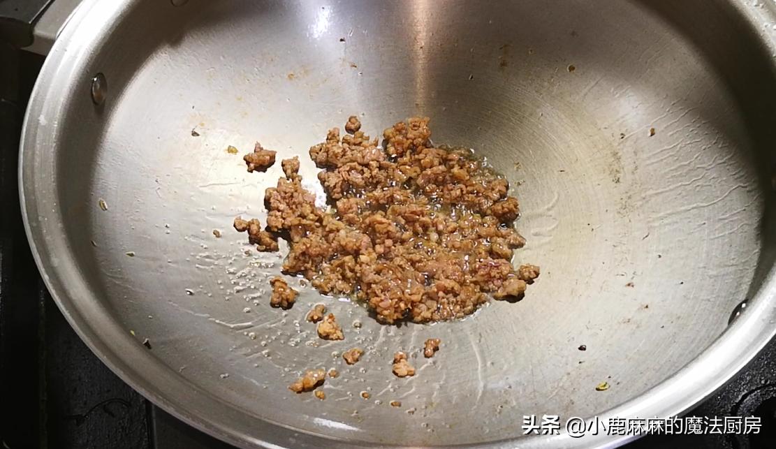 少油干煸四季豆炒盐菜的做法,超好吃的干煸四季豆不焯水不过油