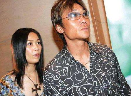 痴情那英：情断足球运动员，闪婚酒吧老板，这10年里教会了她自爱