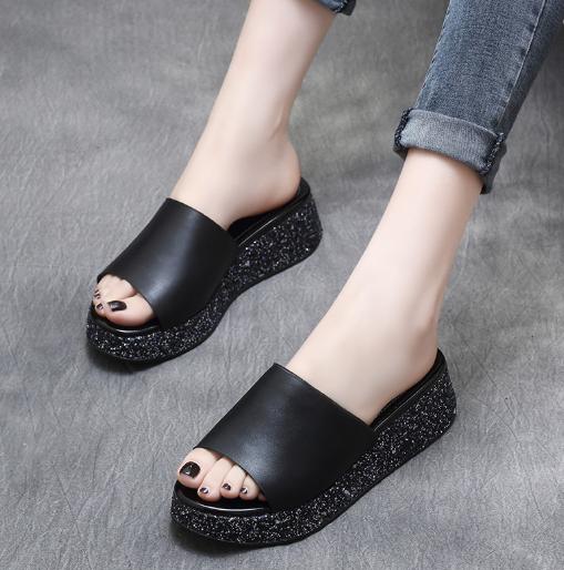 今年最流行凉鞋百搭软鞋,夏季百搭鞋子凉鞋高档真皮