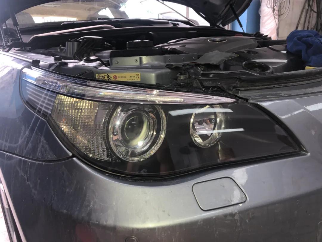 我，月薪2300，买了一辆巴伐利亚味的行政级轿车