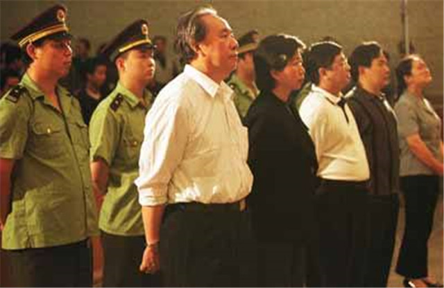 首富眼中的牟其中,第一首富牟其中