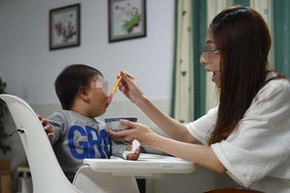 孩子饭量特别大怎么办,小孩饭量过大怎么办