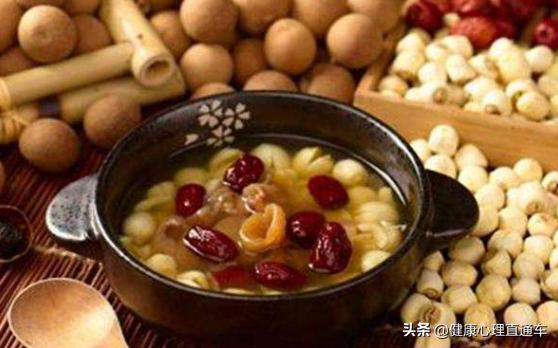 99岁女中医揭秘青春驻颜术,老中医怎样做驻颜术