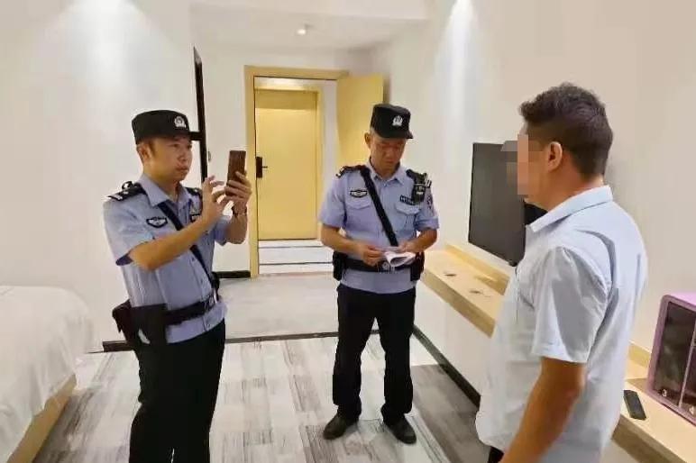 警方大清查一夜抓获20多人,汕头潮南统一清查行动