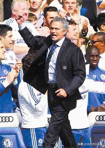 这才是“铁粉”！曼联2018-2019赛季中期阵型打法和现状的分析