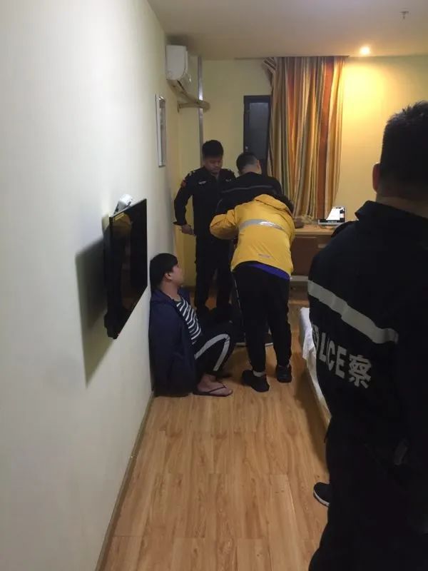 抓捕网上棋牌赌博,警方破获微信棋牌赌博