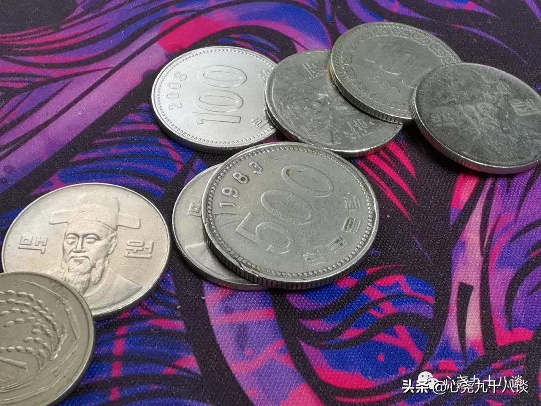 晚风还新,时光未老,每一枚硬币都是来过的见证,致敬逝去的岁月