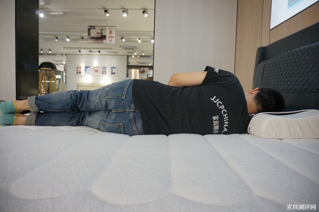 芝华仕电动伸缩沙发床测评,芝华仕最高端的智能床