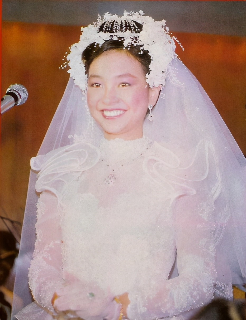 香江群音所有歌手名单,霞光万道原唱陈秋霞