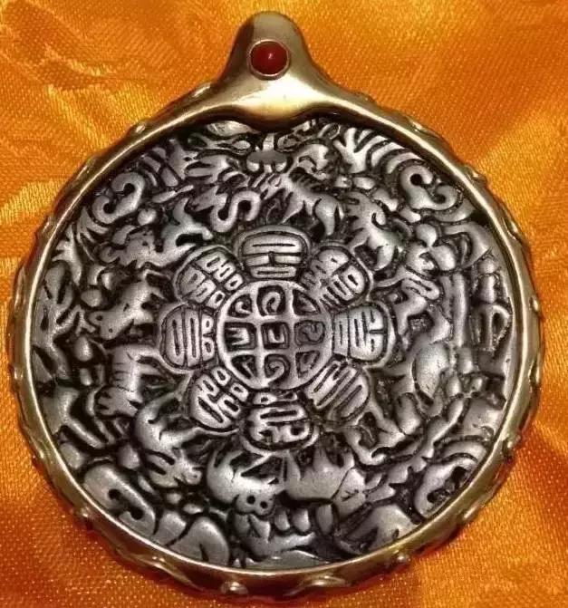 九宫八卦牌可以放床头吗,如何买到好的九宫八卦牌