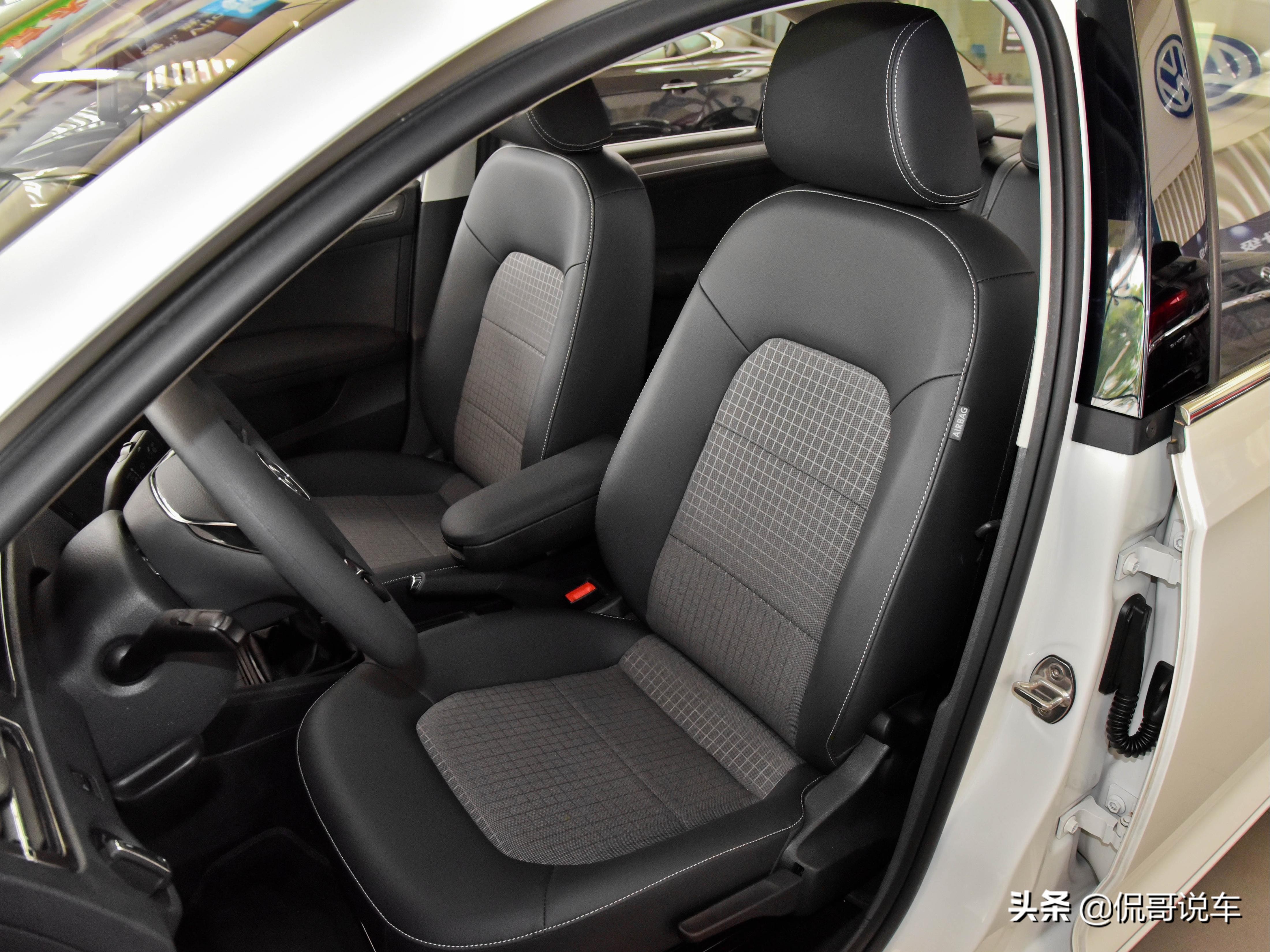 买了就是“真香”小哥带你一起看大众桑塔纳