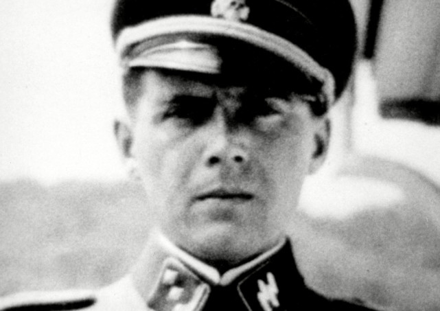 丧心病狂：纳粹医生拿18名侏儒犹太人做实验，拔牙抽血强迫生育