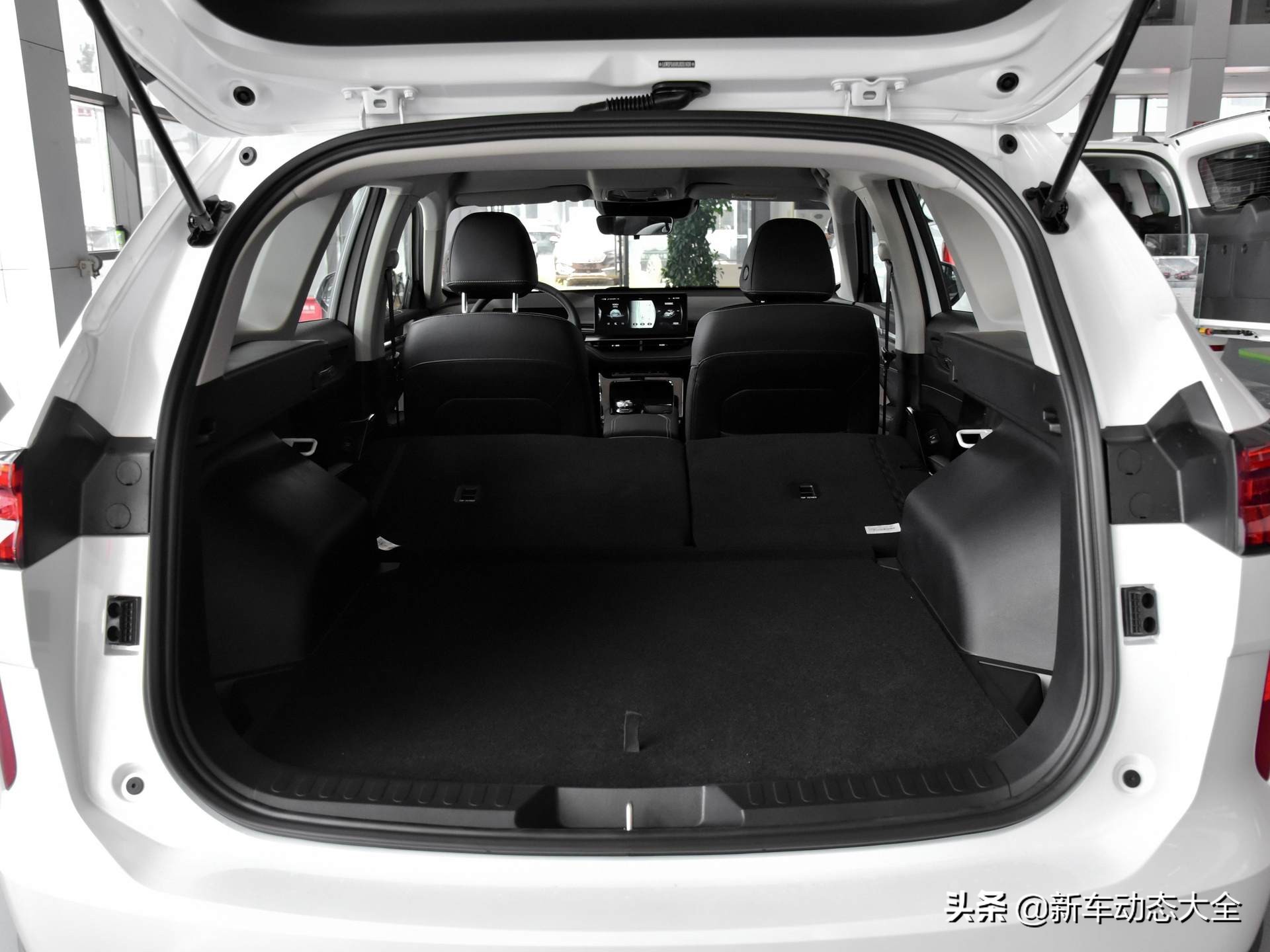 油耗6.6L的增压动力，空间加长，实惠销冠SUV，带你看哈弗H6