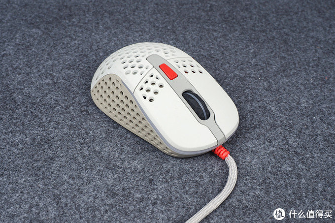 xtrfym4和xtrfym42区别,xtrfym4鼠标适合多大的手