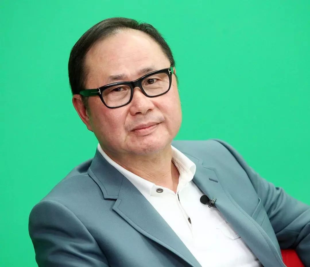 曾是周星驰的黄金配角红极一时,周星驰历任演员