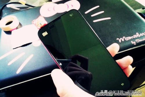 成功率极高的手机贴膜方法,自己贴手机钢化贴膜的方法