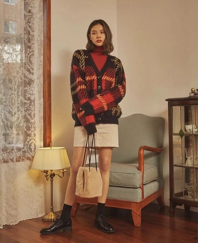 奶奶衫直筒裤搭配图,奶奶衫最洋气的搭配