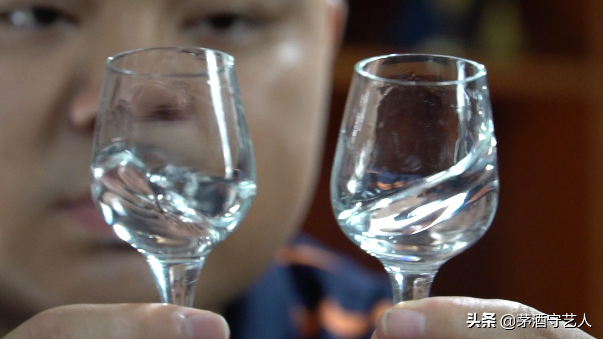 茅酒守艺人酱香经典品酒视频,茅酒守艺人评荣和烧坊