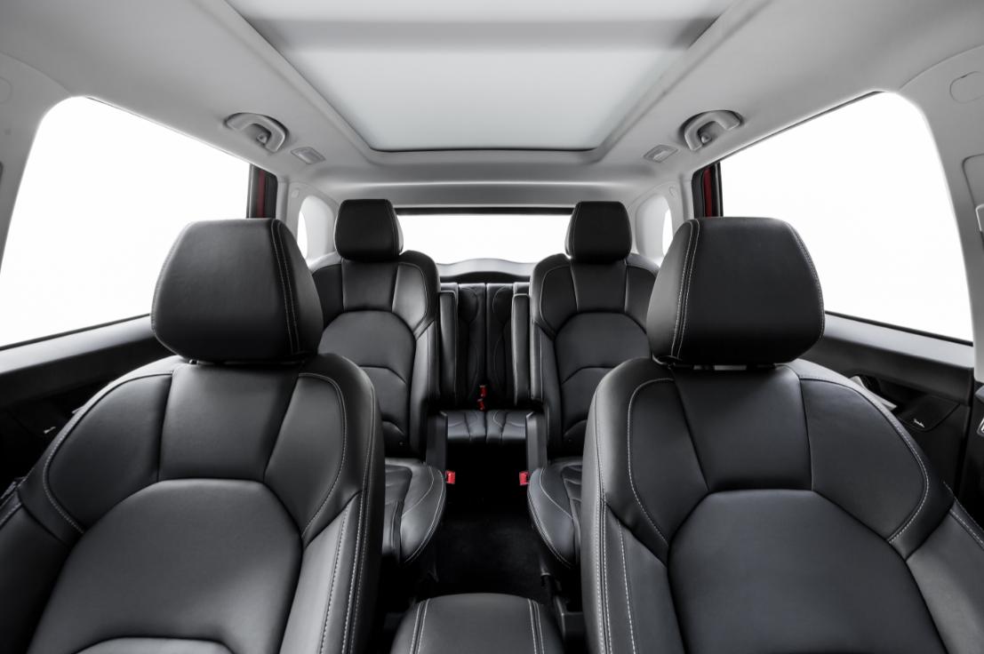 8万就能买的全球车型，一流三大件，3种座椅布局，可挂4种车标