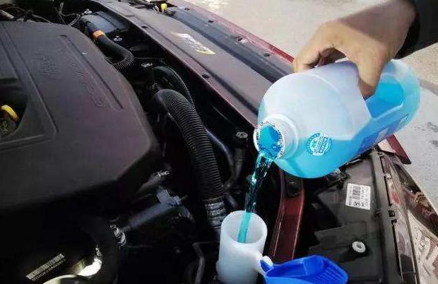 汽车玻璃水开关的正确使用方法,玻璃水如何正确使用