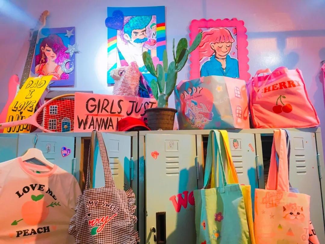 泰国便宜小众潮牌衣服,最近很火的泰国潮牌衣服