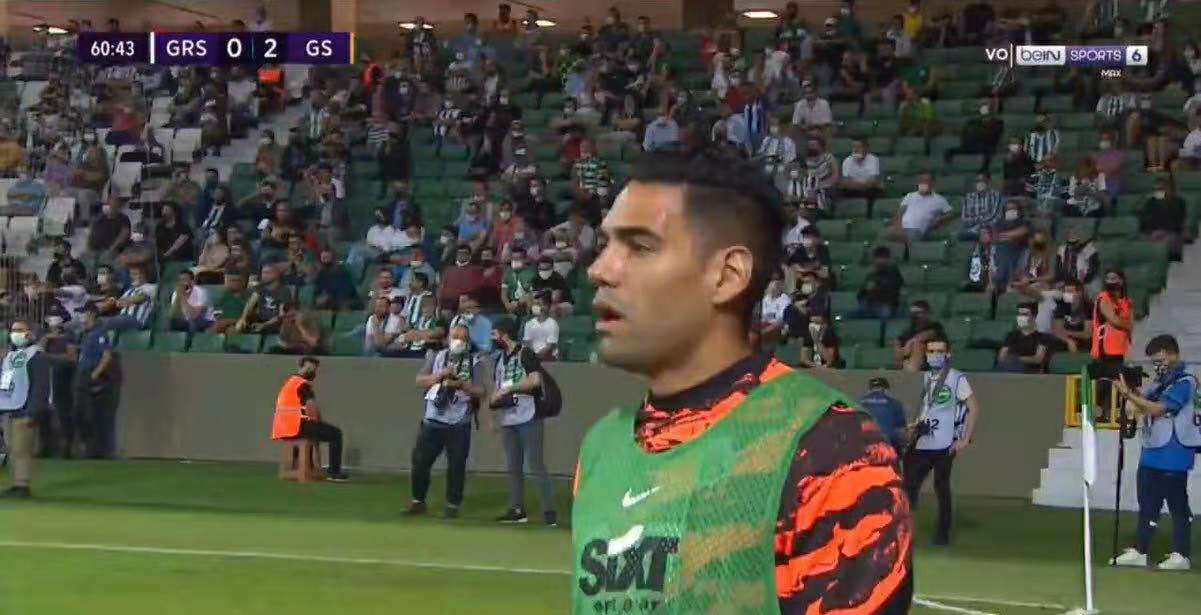 孙兴慜在比赛中被对方无端攻击,孙兴慜被国足犯规