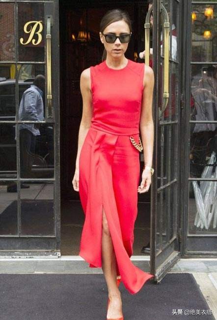 讲解连衣裙的穿搭,连衣裙怎样穿才显得更高级呢