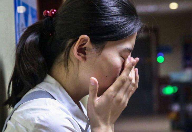 孕期肚子突然“变硬”，孕妈哭的稀里哗啦，医生却一脸淡定