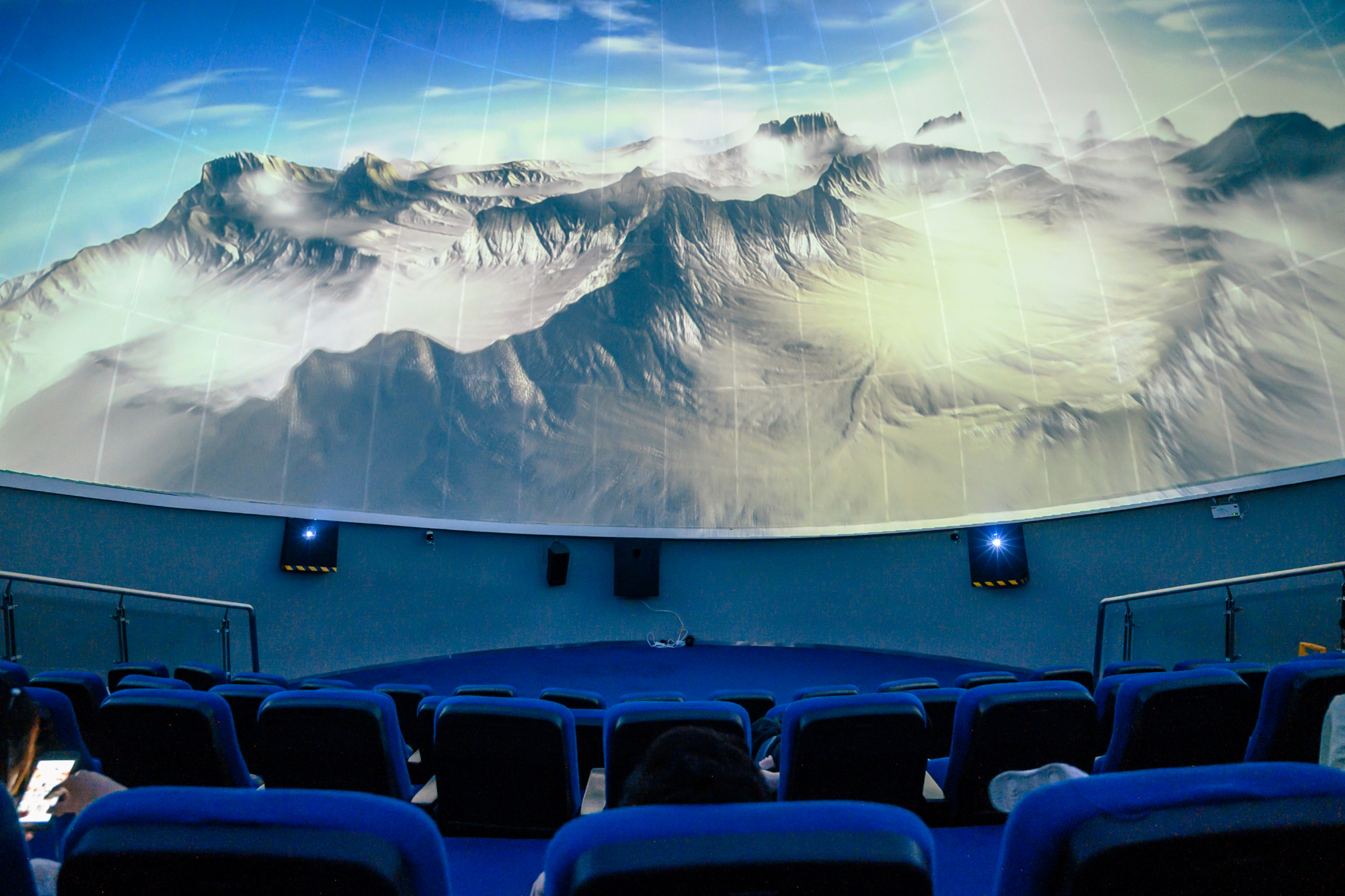 中国天眼接收东西视频,中国天眼接收4000光年的信号内容