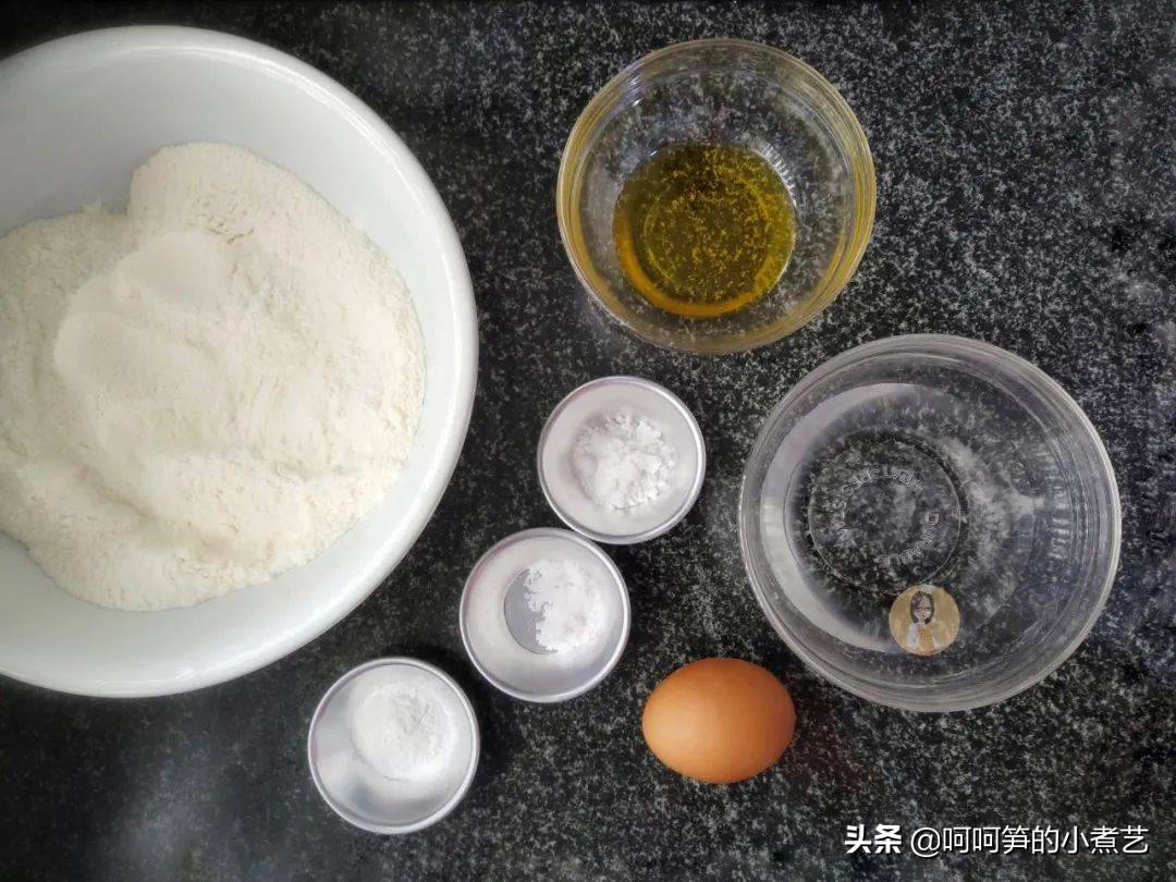 油条新方法不揉面不擀面蓬松柔软,油条为啥蓬松