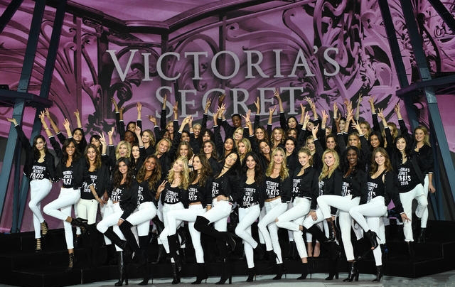 为什么维密的超模都是笑着的,现在的维密超模是什么样子