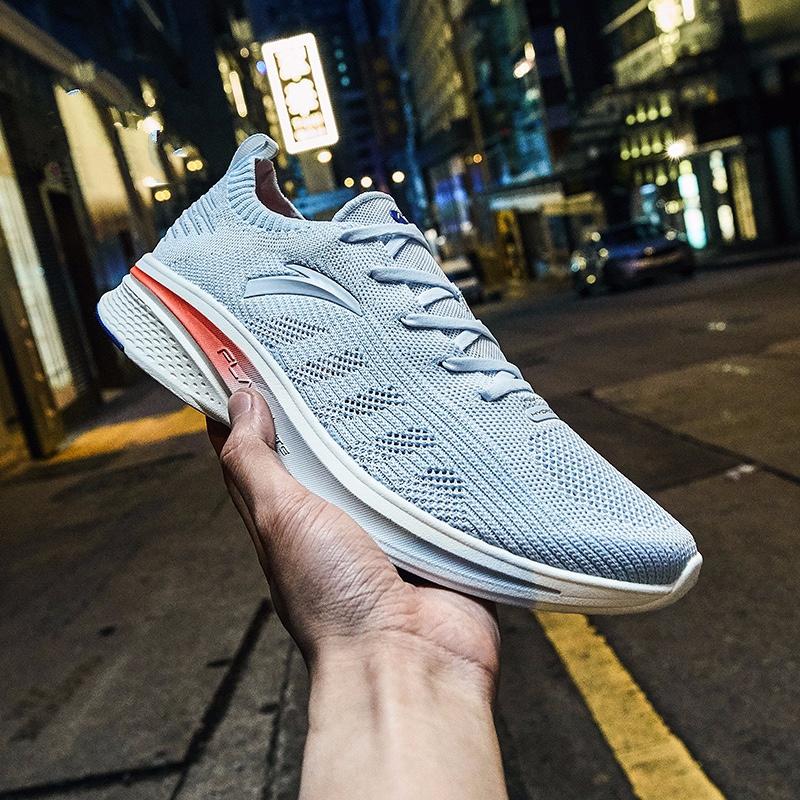 李宁跟安踏哪一个更值得入手,李宁安踏新款