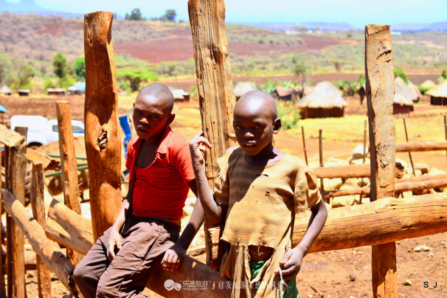 肯尼亚：在贫穷，疾病和混乱中哭泣的非洲大陆