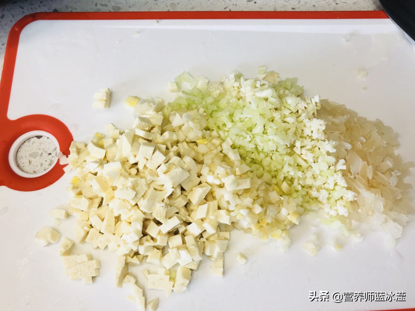 宝宝便秘吃什么药物润肠通便,宝宝便秘润肠通便的食物有哪些