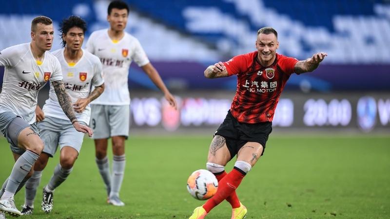 足坛转会传闻:大巴黎在与皇马队长接触,后者称愿与梅西并肩作战