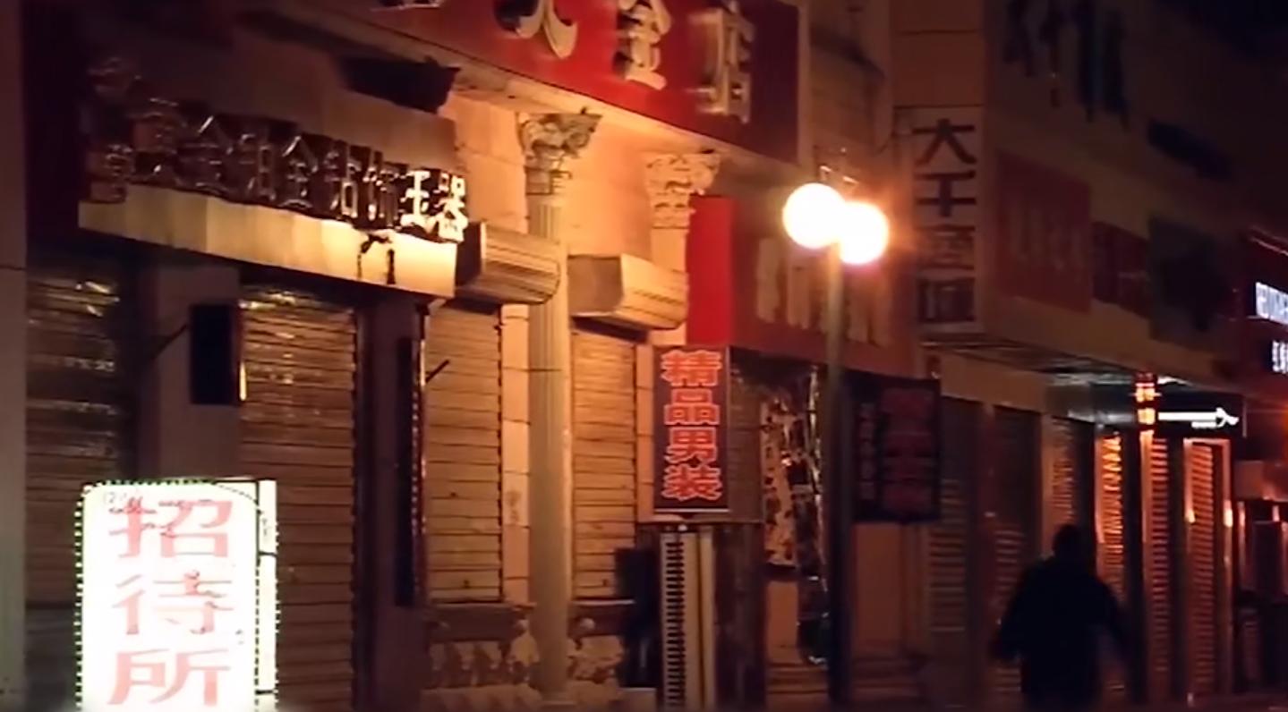 农村人性*理片伦**，揭开农村老光棍的欲望心酸，拍得毫不避讳