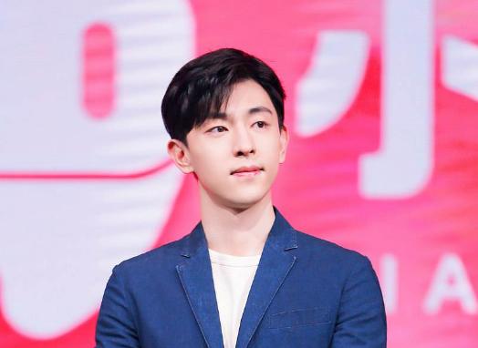 邓伦片场拍戏笑场，却不小心连说两句脏话！粉丝：好Man