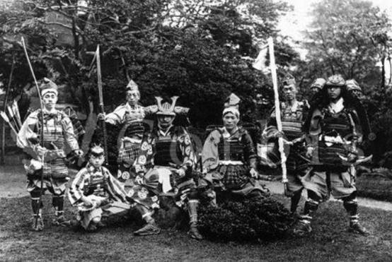 二郎腿是二郎神发明的吗,二郎神和二郎腿