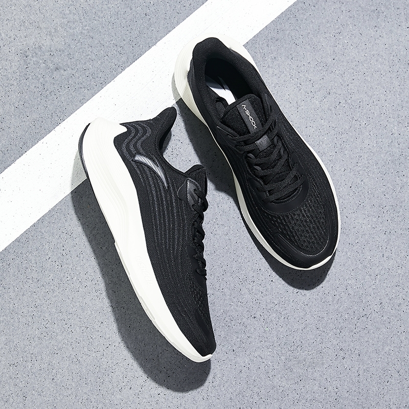 白敬亭上脚安踏跑鞋,安踏氮科技跑鞋白敬亭同款