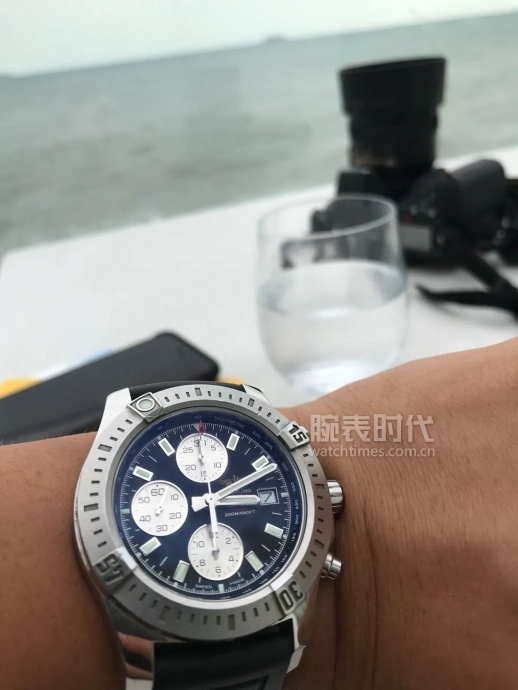 网友晒自己微信好友数量,网友晒1300手表