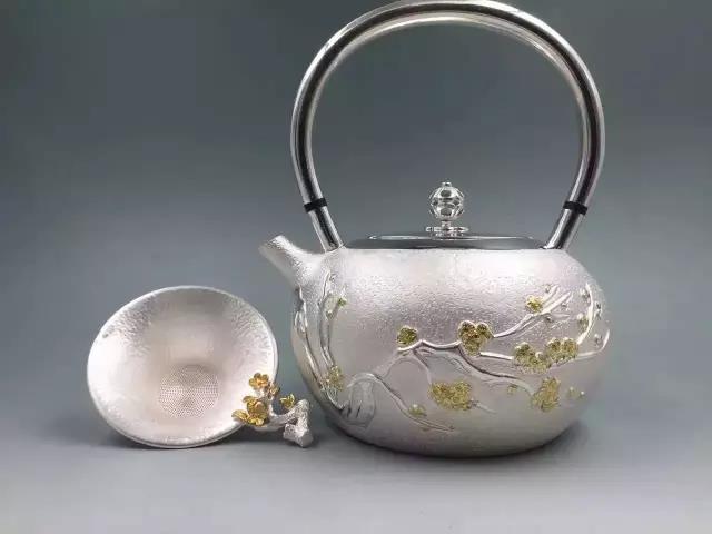 如何分辨手工银壶和机制银壶,机制银壶与手工银壶价格区别