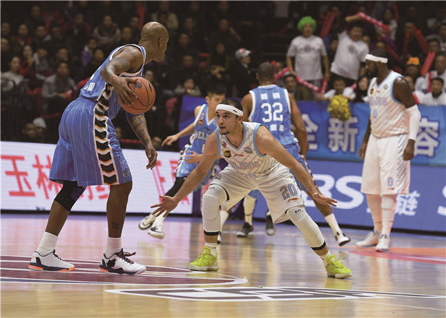 新疆广汇男篮夺冠后回忆,孙保生篮球视频