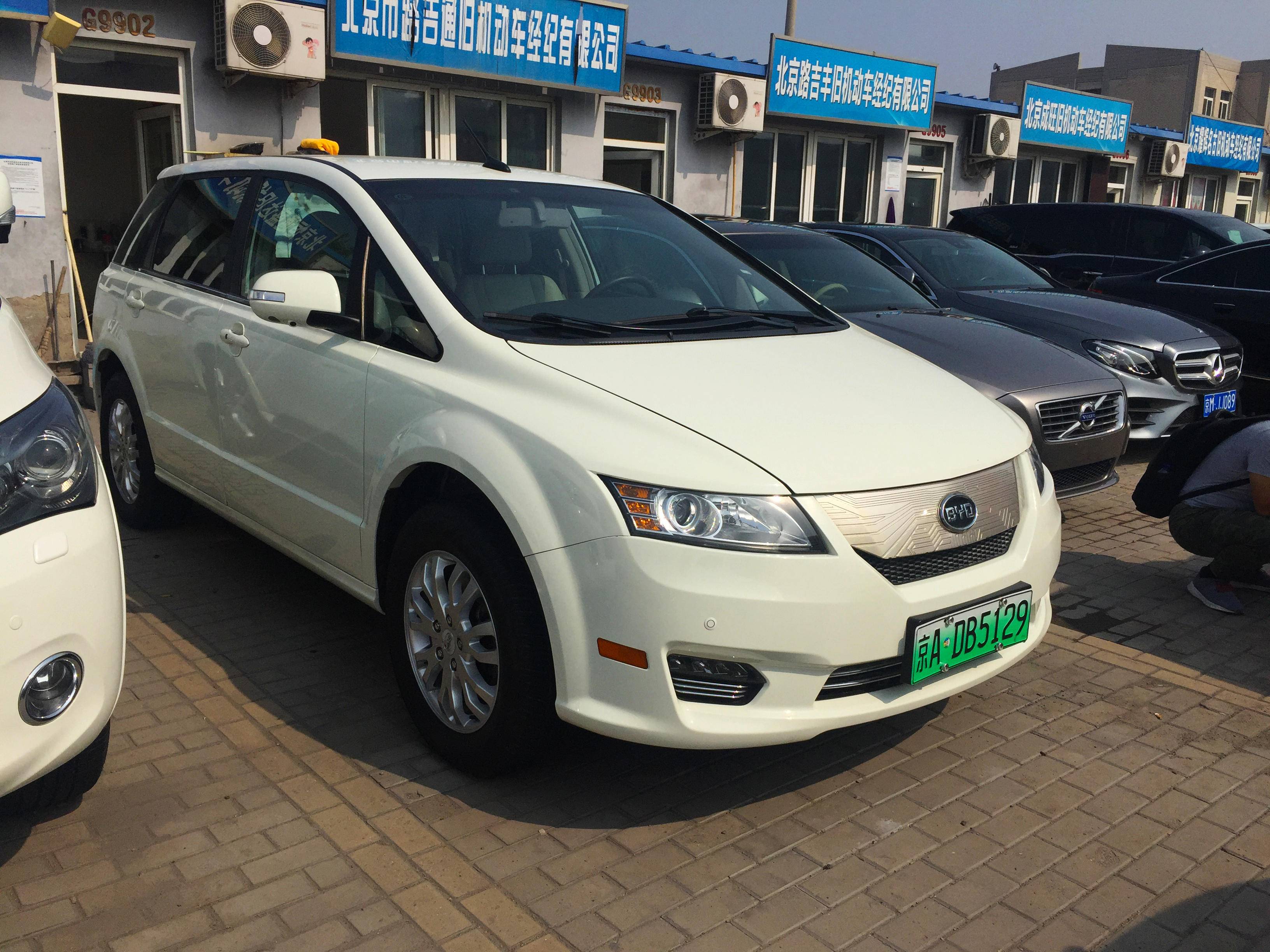 都说二手新能源车便宜为啥买不到,还有人说新能源车不靠谱吗